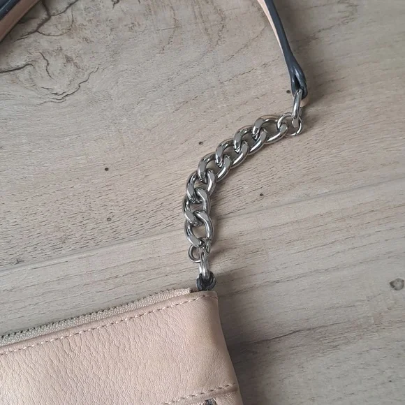 Karl Lagerfeld Purse - Picture 4 of 9